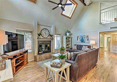 Prescott House with Porch and Patio - Walk to Downtown